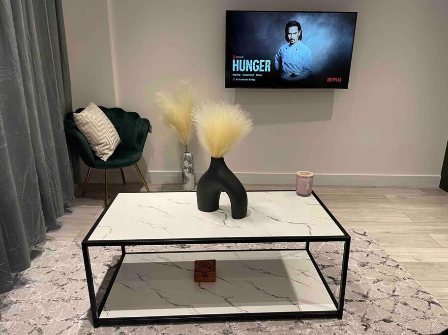 Stylish And Cosy 2 Bedroom Flat In Кройдон Экстерьер фото