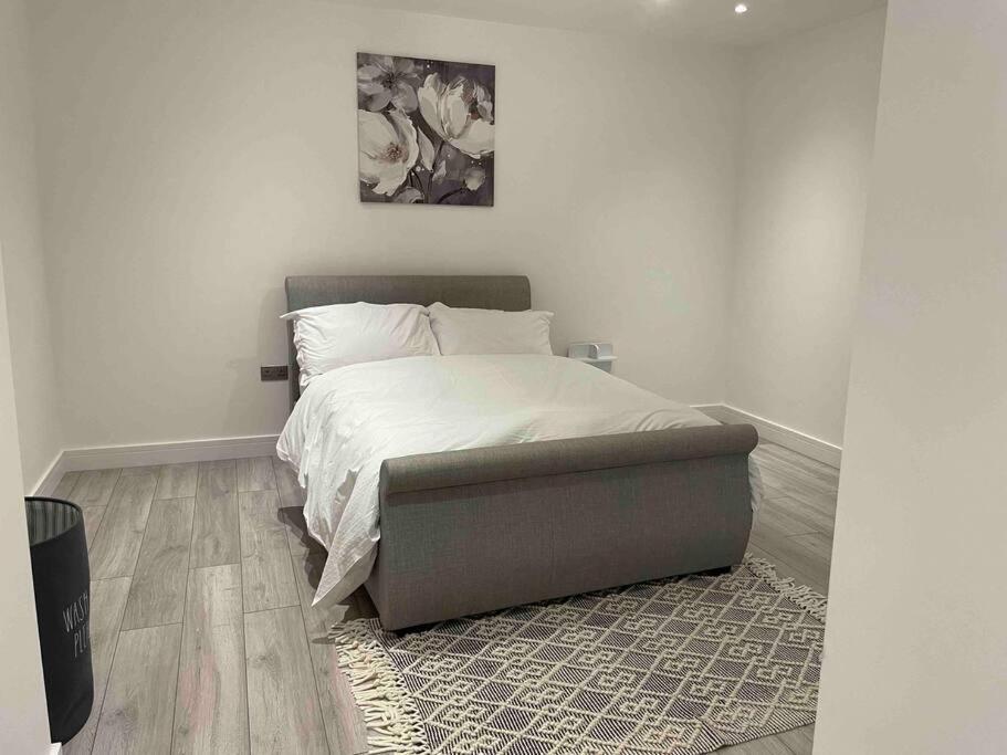 Stylish And Cosy 2 Bedroom Flat In Кройдон Экстерьер фото