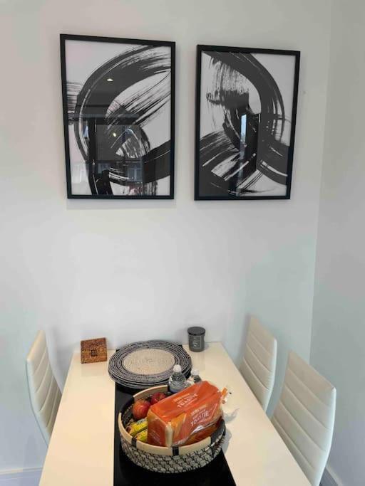Stylish And Cosy 2 Bedroom Flat In Кройдон Экстерьер фото