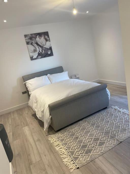 Stylish And Cosy 2 Bedroom Flat In Кройдон Экстерьер фото